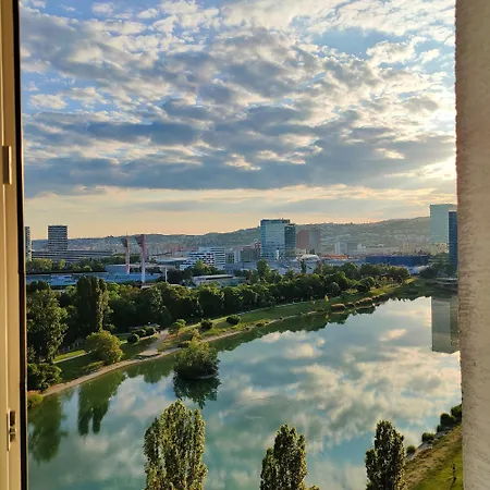 Sag 12th Floor Koloseo View Free Parking Apartman