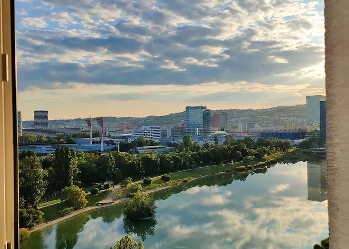 Sag 12th Floor Koloseo View Free Parking Appartement